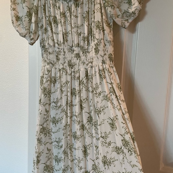 XS Paper Crane: Short Sleeve Floral Cottage Midi Sun Dress- Beige/Green Cottage - Picture 2 of 10